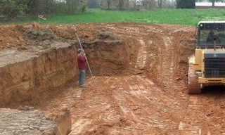 Выкопать котлован под фундамент в Мысках - от 2626 руб. | 2Землекопа-Мси