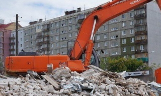 Вывоз строительного мусора с участка в Мысках недорого от 1576 руб. | 2Землекопа-Мси